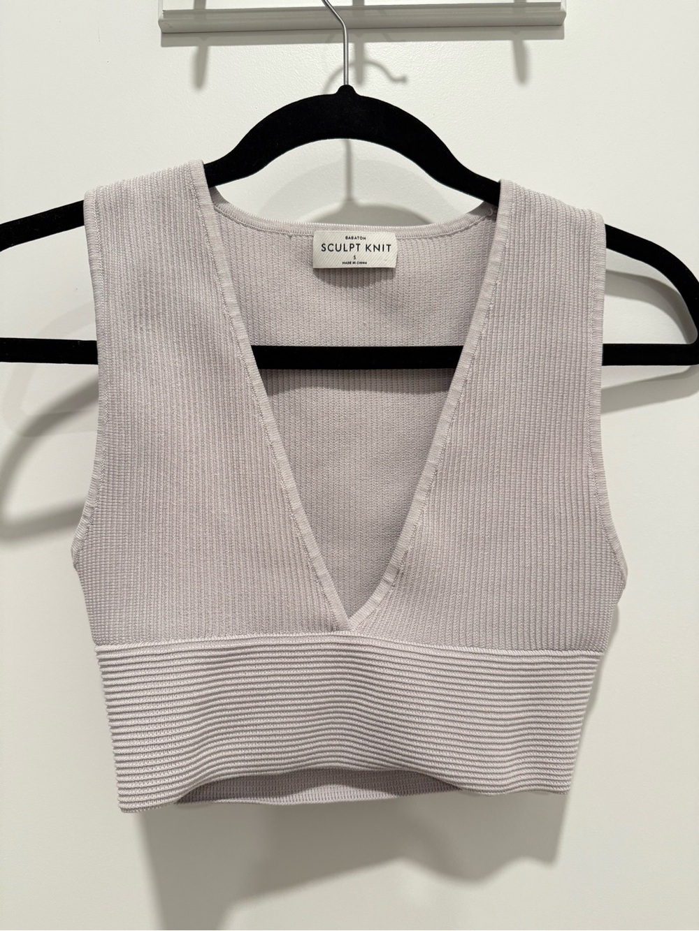 Aritzia Babaton Sculpt Knit Deep V Tank
